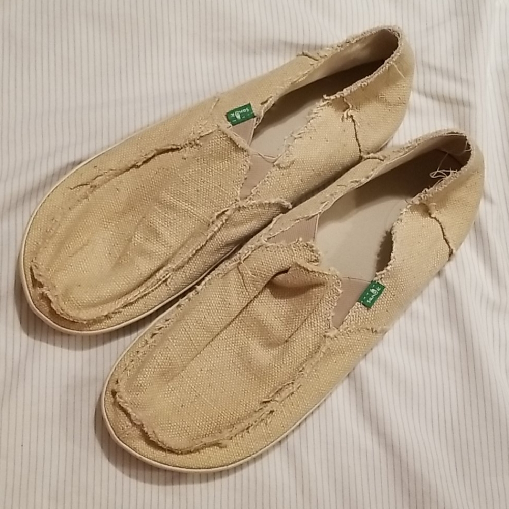 Sanuk slip-on sandals